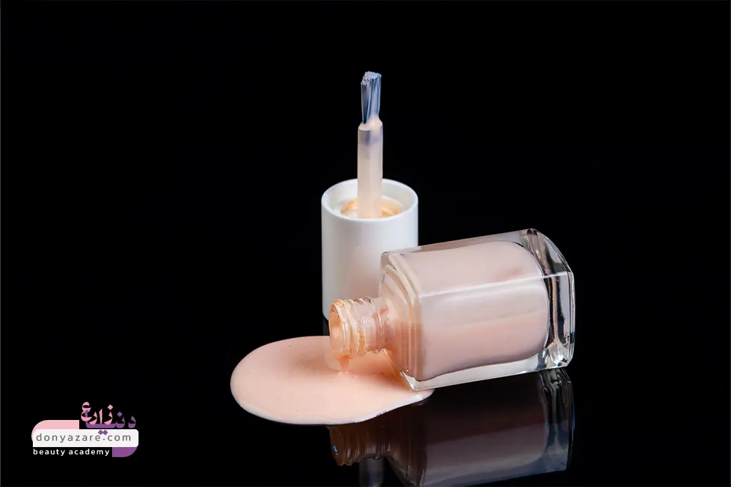 طراحی و کاشت ناخن