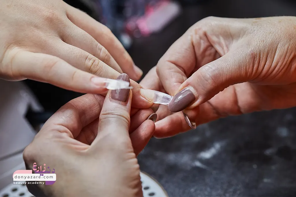 کاشت ناخن ژله ای در اصفهان
