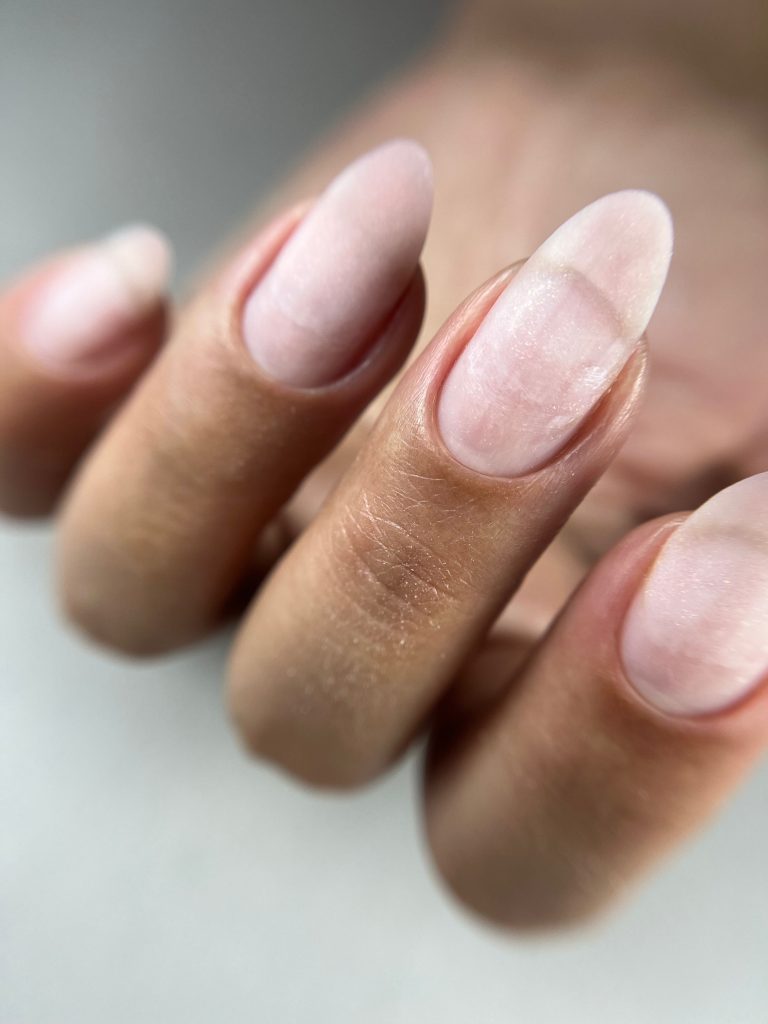 کاشت ناخن حرفه ای در اصفهان