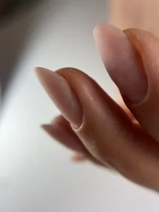 نمونه کار هنرجوی دوره آموزش کاشت ناخن در اصفهان