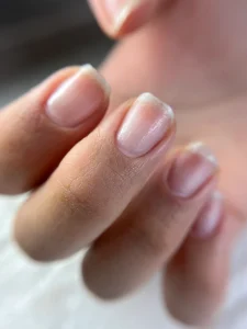 نمونه کار هنرجوی دوره آموزش کاشت ناخن در اصفهان